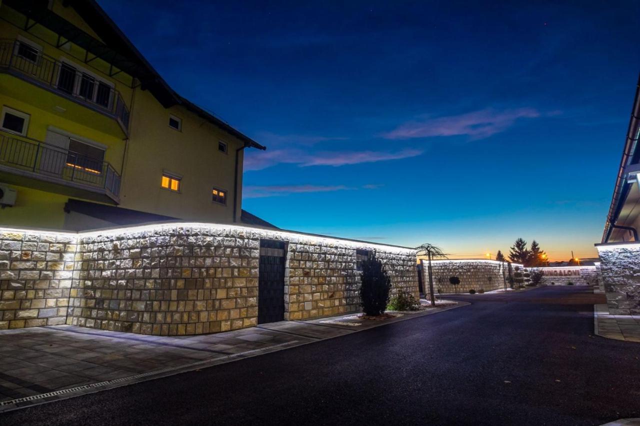 Motel Atos Bungalovi Nova Topola Bagian luar foto